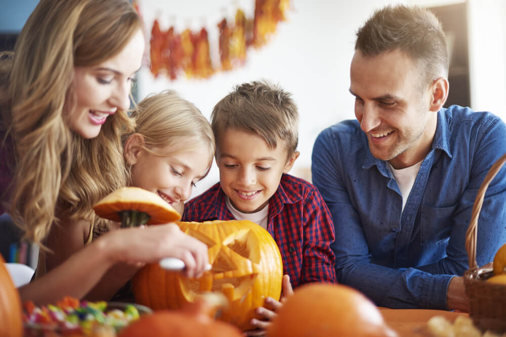 fall family pumpkin carving